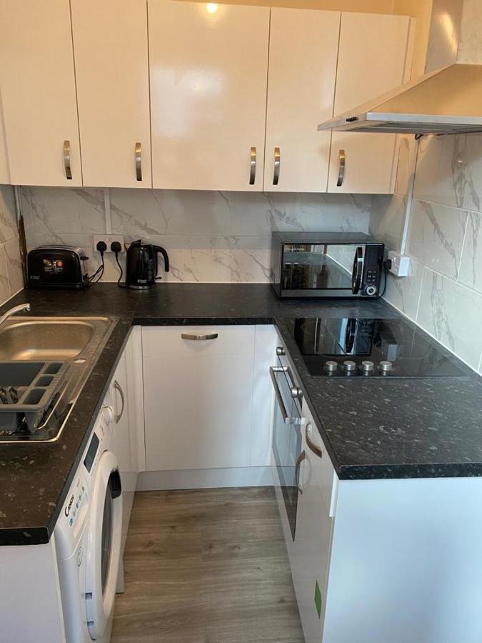 Excellent And Amazing Apartment With Private Parking Gillingham  Zewnętrze zdjęcie