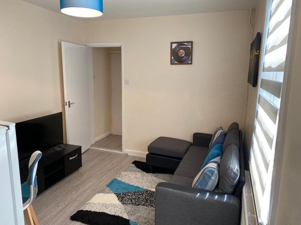 Excellent And Amazing Apartment With Private Parking Gillingham  Zewnętrze zdjęcie