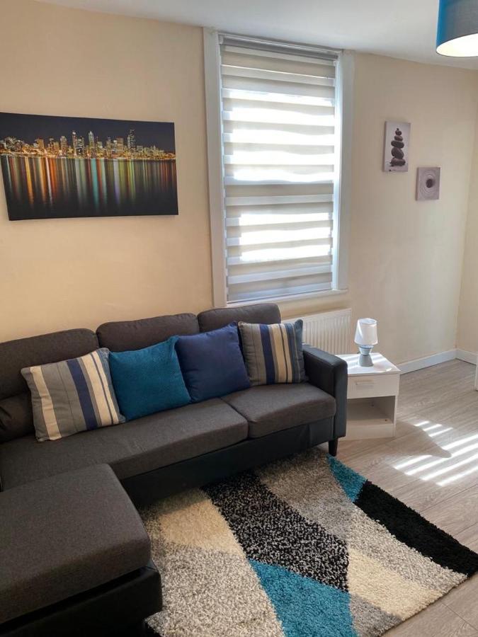 Excellent And Amazing Apartment With Private Parking Gillingham  Zewnętrze zdjęcie