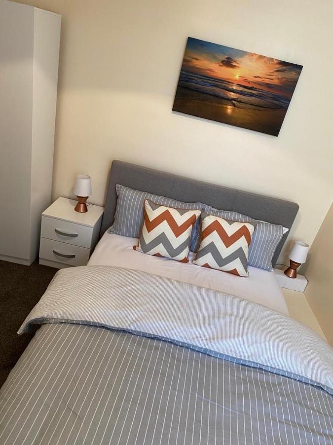 Excellent And Amazing Apartment With Private Parking Gillingham  Zewnętrze zdjęcie